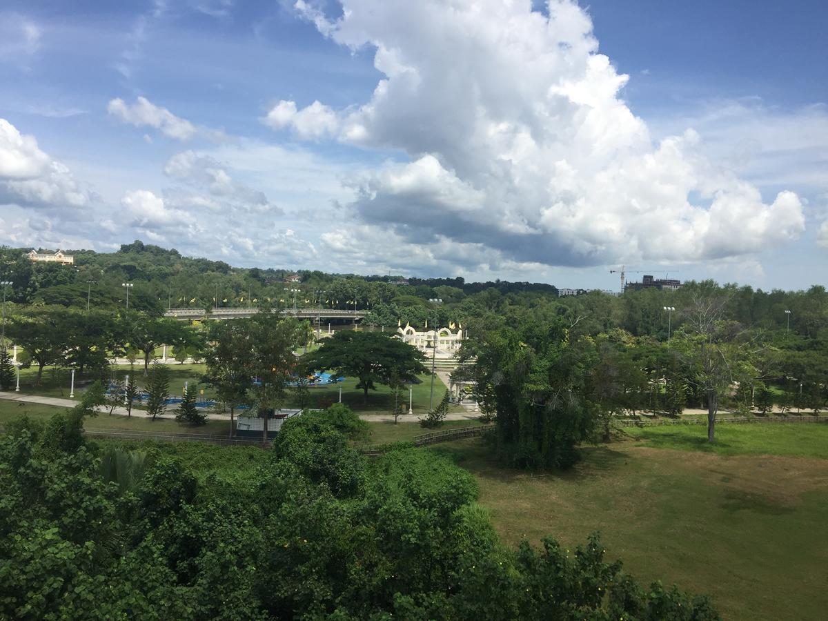 3Br Apartment At Kumbang Pasang Bsb บันดาร์เสรีเบกาวัน ภายนอก รูปภาพ